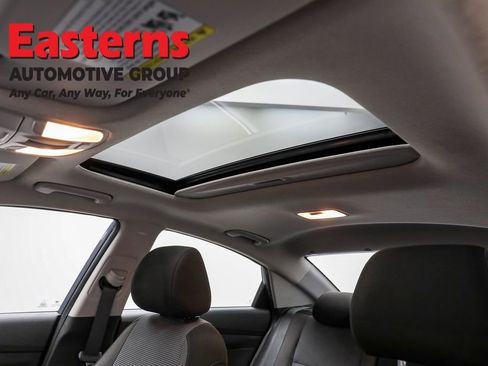 Used 2020 Hyundai Accent Limited image 26