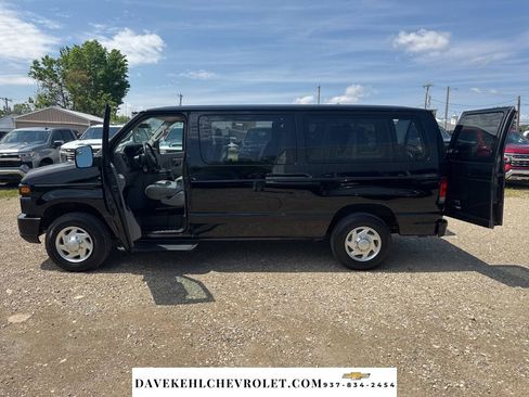 Used 2011 Ford E-150 and Econoline 150 Wagon RWD image 11