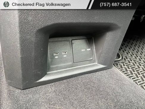 Used 2023 Volkswagen Atlas Cross Sport SEL R-Line AWD/4WD image 31