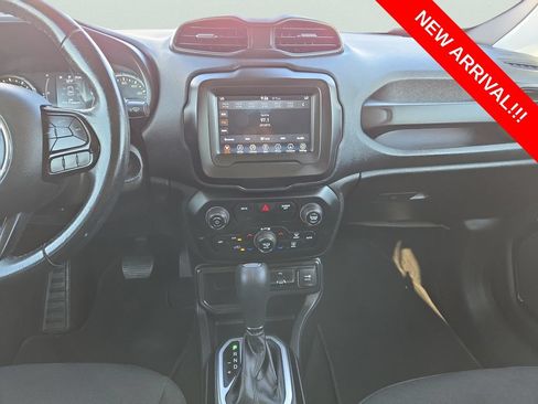 Used 2020 Jeep Renegade Altitude FWD image 14