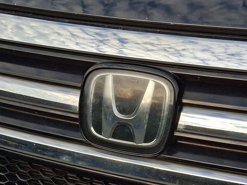 Used 2016 Honda Pilot Touring image 5