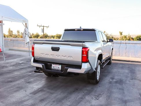 Used 2025 Toyota Tacoma SR5 AWD/4WD image 9