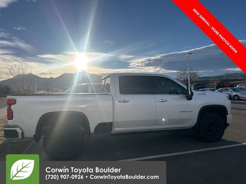 Used 2022 Chevrolet Silverado 2500 High Country w/ Safety Package II image 8