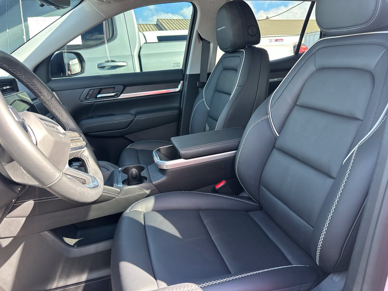 Used 2026 GMC Terrain Denali AWD/4WD image 8