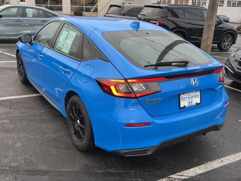 Used 2022 Honda Civic Sport image 9