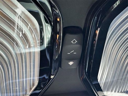 Used 2022 BMW 330i xDrive Sedan w/ M Sport Package image 33