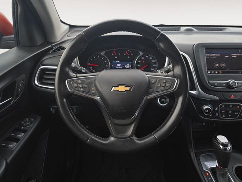 Used 2020 Chevrolet Equinox LT w/ Driver Convenience Package image 11