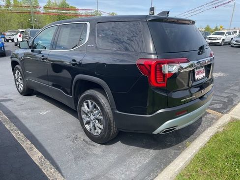 Used 2023 GMC Acadia SLE AWD/4WD image 4