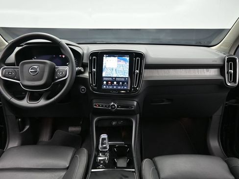 Used 2025 Volvo XC40 B5 Plus AWD/4WD image 20