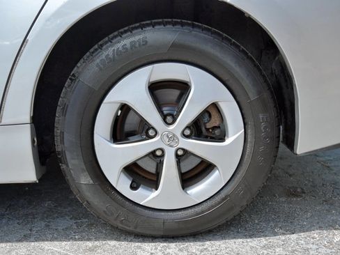 Used 2012 Toyota Prius Three image 9