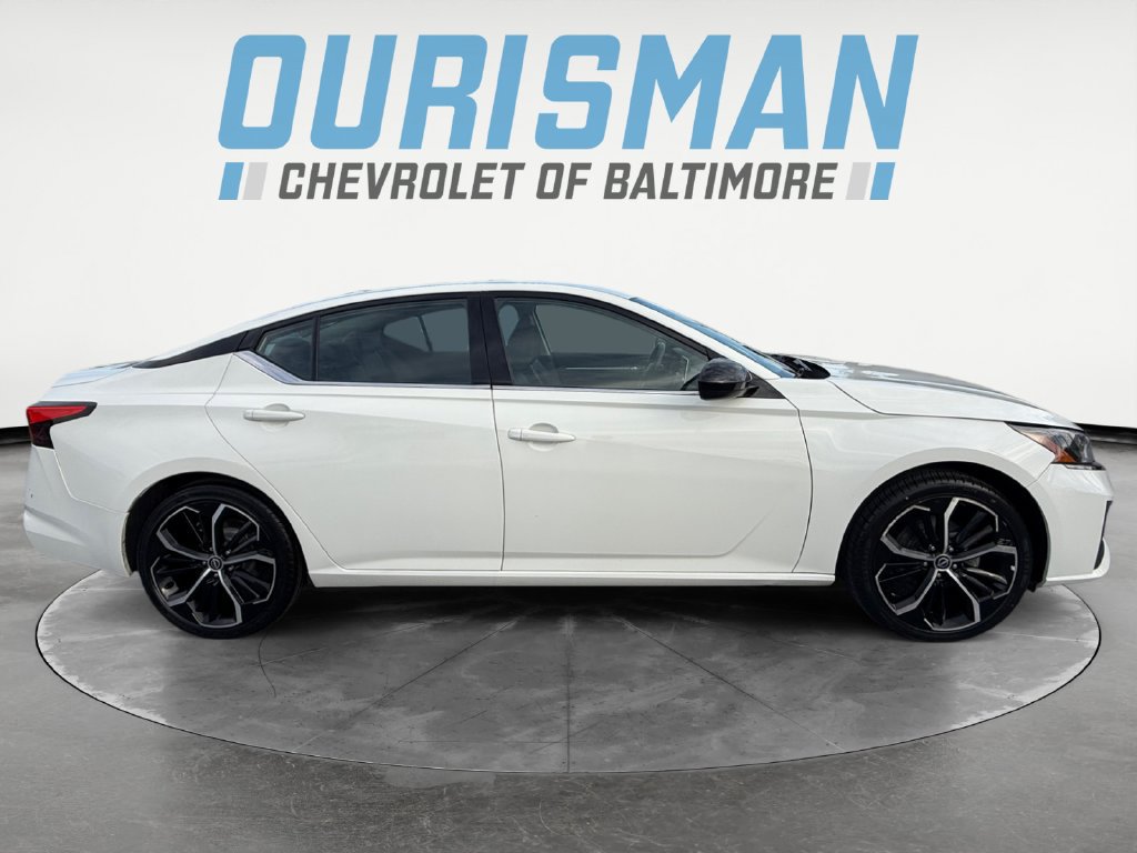 Used 2024 Nissan Altima 2.5 SR FWD image 7