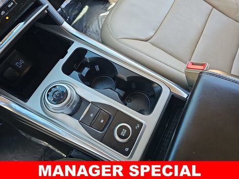 Used 2023 Ford Explorer Limited AWD/4WD image 25