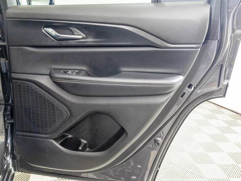 Used 2024 Jeep Grand Cherokee Altitude AWD/4WD image 45