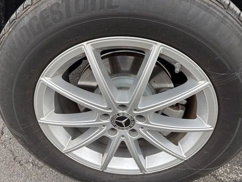 Used 2025 Mercedes-Benz GLE 450e 4MATIC w/ Winter Package image 10