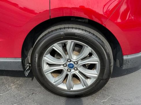 Used 2019 Ford Edge Titanium w/ Cold Weather Package AWD/4WD image 4