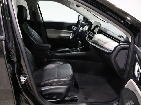 Certified 2022 Jeep Compass Limited w/ Elite Group image 25