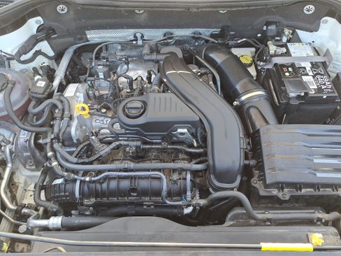 Used 2024 Volkswagen Taos SE FWD image 31