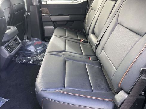 New 2026 Ford F250 Lariat w/ Black Appearance Package AWD/4WD image 12
