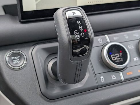 Used 2025 Land Rover Defender 110 S AWD/4WD image 13