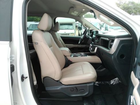 Used 2024 Ford Expedition XLT AWD/4WD image 22