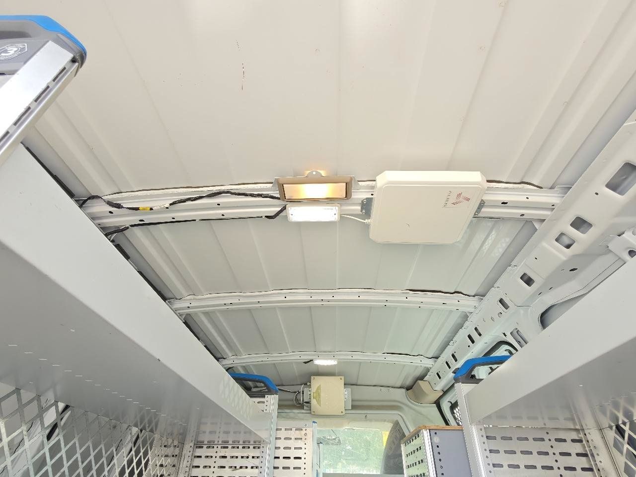 Used 2014 Chevrolet Express 2500 RWD image 15