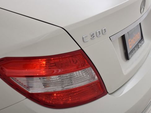 Used 2008 Mercedes-Benz C 300 Sedan image 11