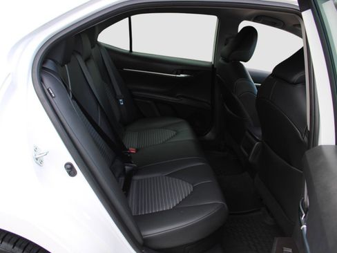 Used 2022 Toyota Camry SE image 33