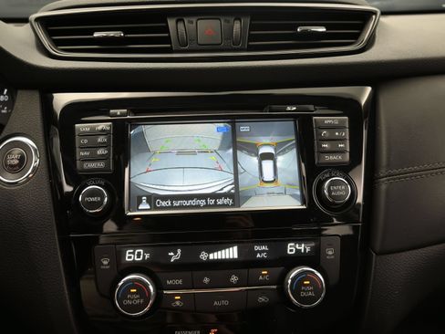 Used 2017 Nissan Rogue SL w/ SL Premium Package FWD image 20