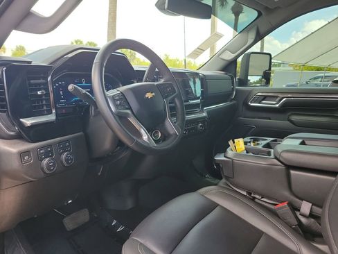 Used 2024 Chevrolet Silverado 2500 LTZ AWD/4WD image 19