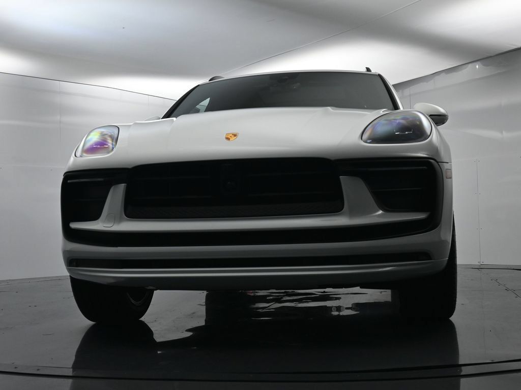 Certified 2026 Porsche Macan AWD/4WD image 56