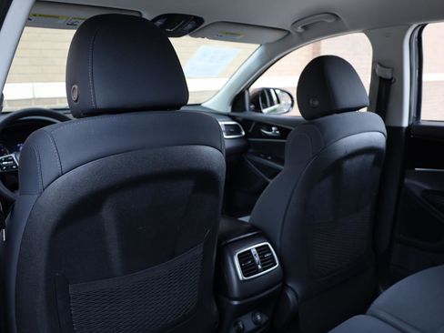Used 2019 Kia Sorento FWD image 17