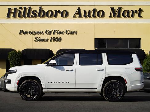 Used 2022 Jeep Grand Wagoneer Series II image 3