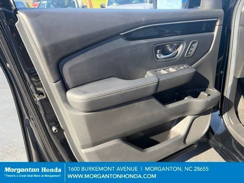 Used 2025 Honda Pilot Touring image 16