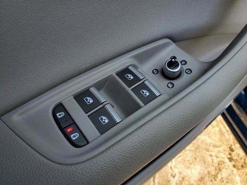 Used 2022 Audi Q7 Premium Plus image 23