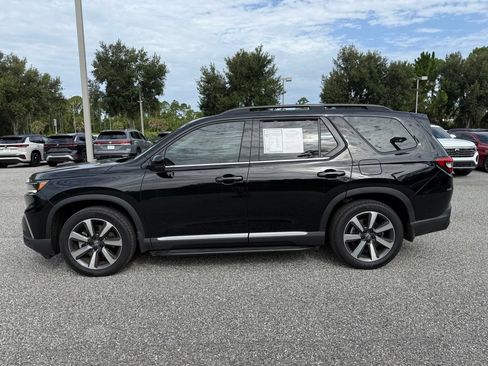 Used 2025 Honda Pilot Touring image 13