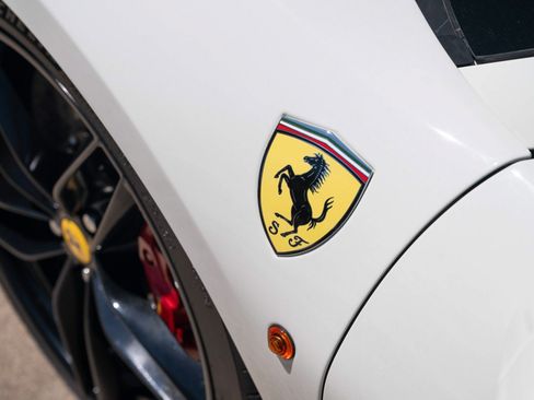 Used 2018 Ferrari 488 Spider RWD image 16