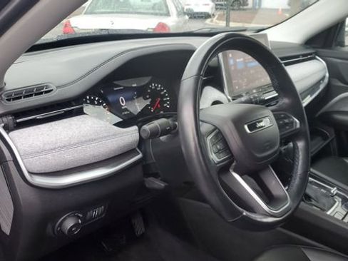 Certified 2022 Jeep Compass Latitude w/ Convenience Group image 7