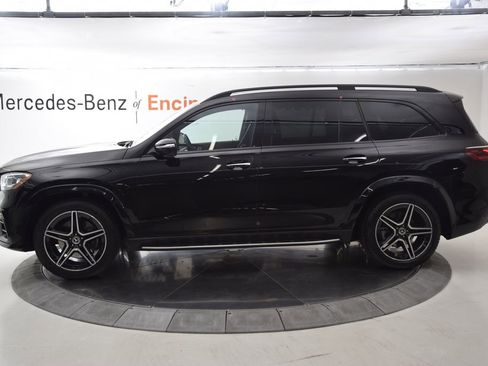 Used 2025 Mercedes-Benz GLS 450 4MATIC image 3