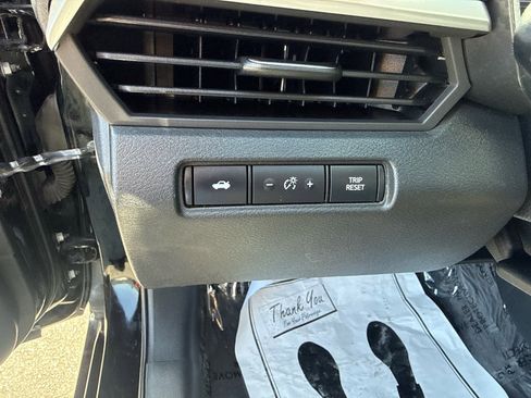 Used 2020 Nissan Altima 2.5 SR FWD image 17