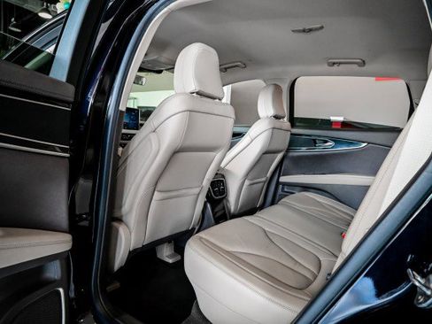 Used 2021 Lincoln Nautilus FWD w/ Equipment Group 101A image 21