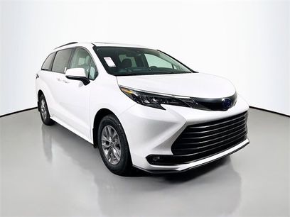 New 2025 Toyota Sienna XLE