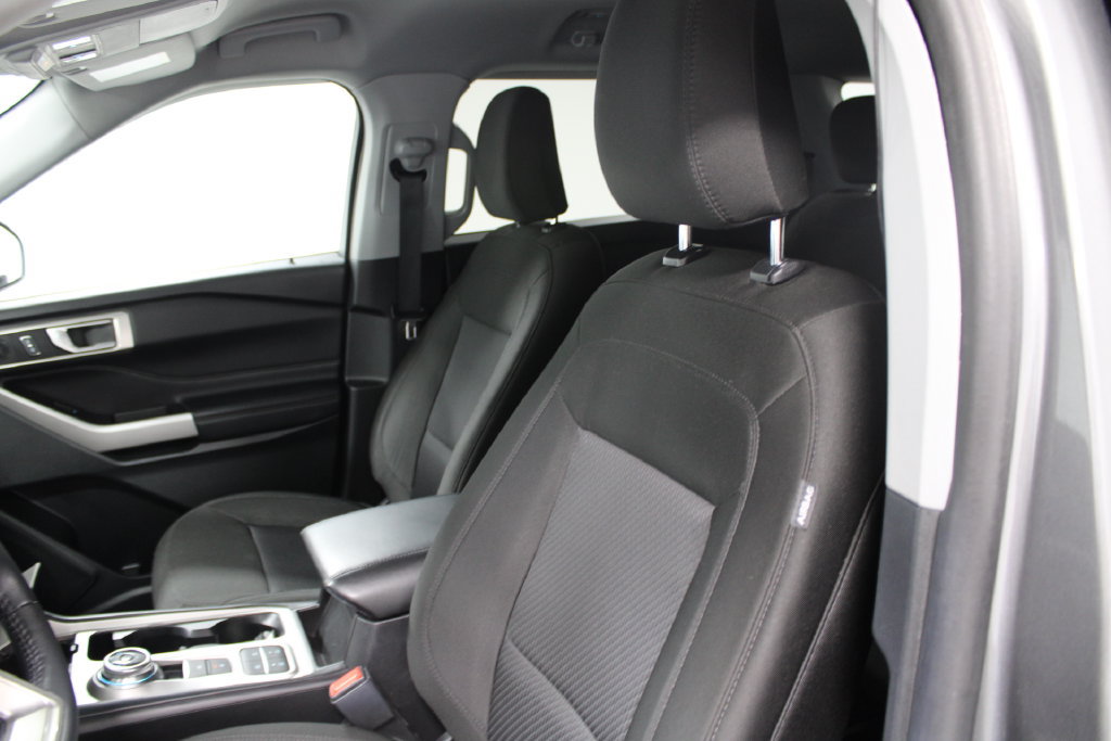 Used 2024 Ford Explorer XLT RWD image 14