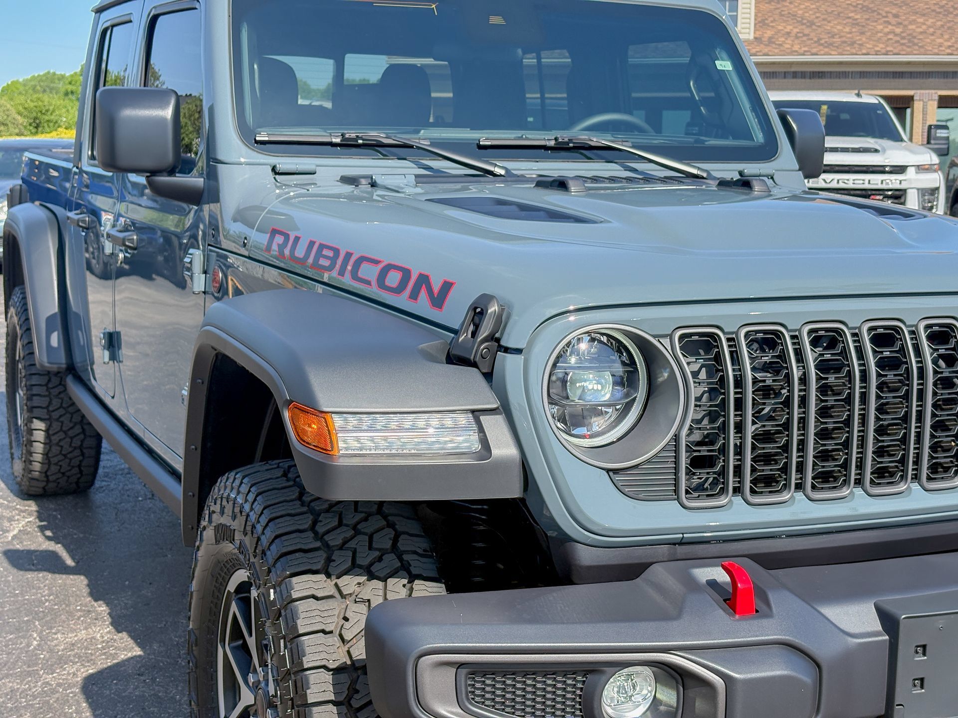 Used 2025 Jeep Gladiator Rubicon w/ Convenience Group AWD/4WD image 3