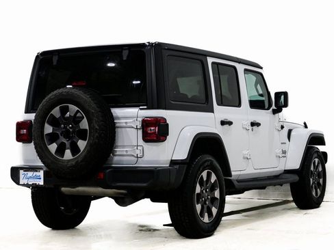 Used 2018 Jeep Wrangler Unlimited Sahara image 7