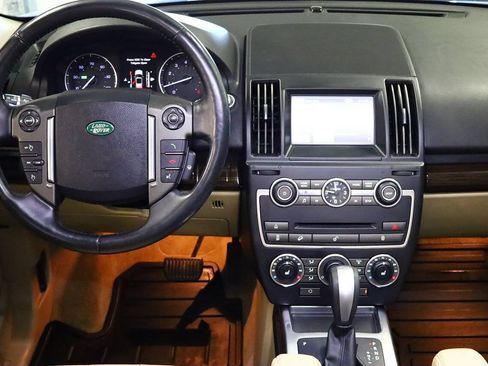 Used 2013 Land Rover LR2 HSE AWD/4WD image 12