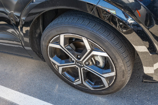 Certified 2023 Kia Niro EX Touring FWD image 6