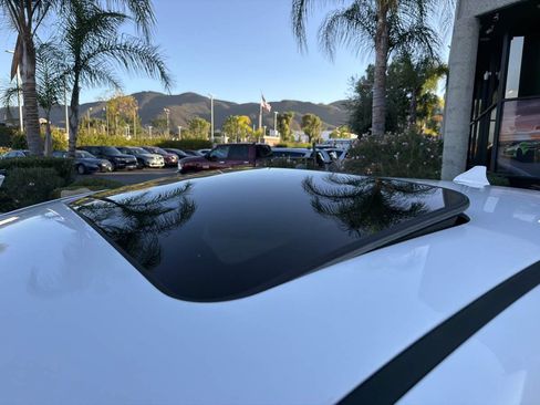 Used 2020 Hyundai Ioniq Limited FWD image 27