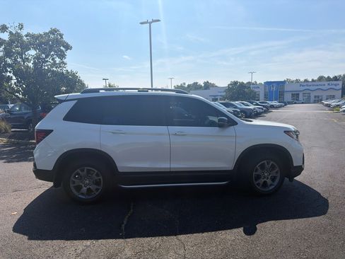 Used 2025 Honda Passport TrailSport image 19