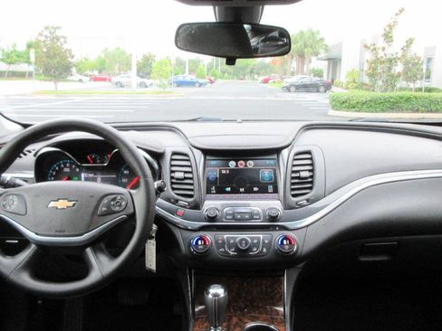 Used 2015 Chevrolet Impala LT FWD image 30