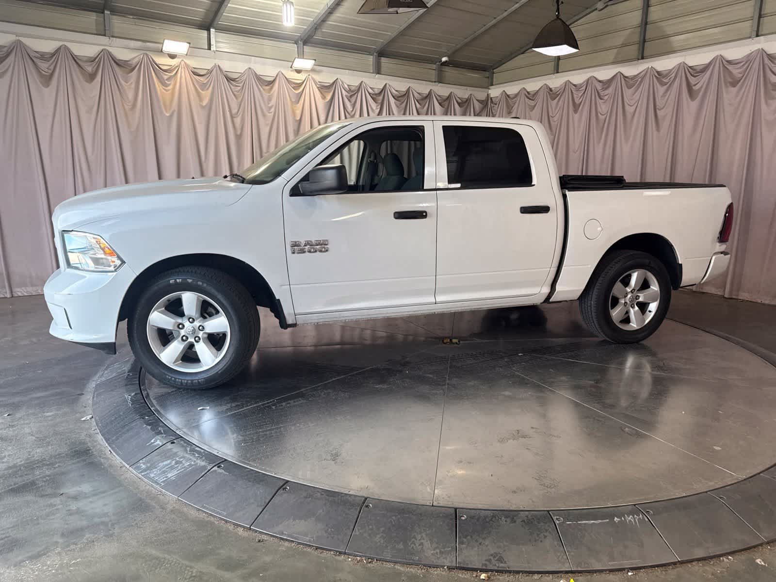 Used 2016 RAM 1500 Express RWD image 5